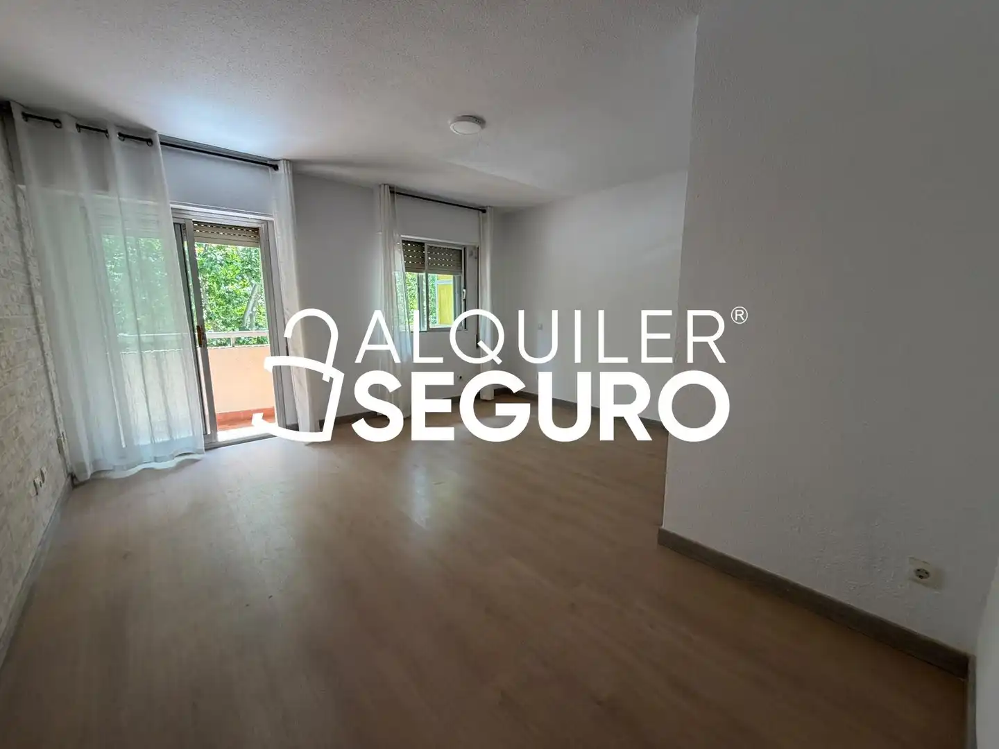Vista exterior de Pis de lloguer en Madrid amb Calefacció i Terrassa