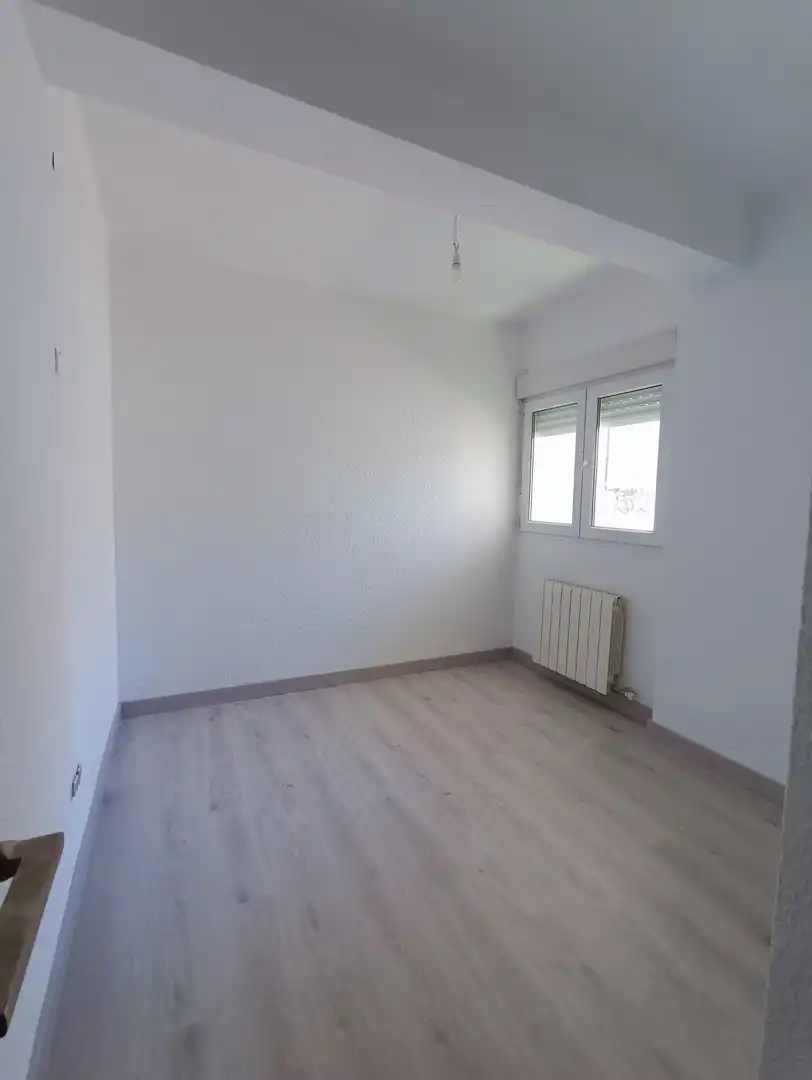 Bedroom of Flat for sale in Zaragoza  with Heating