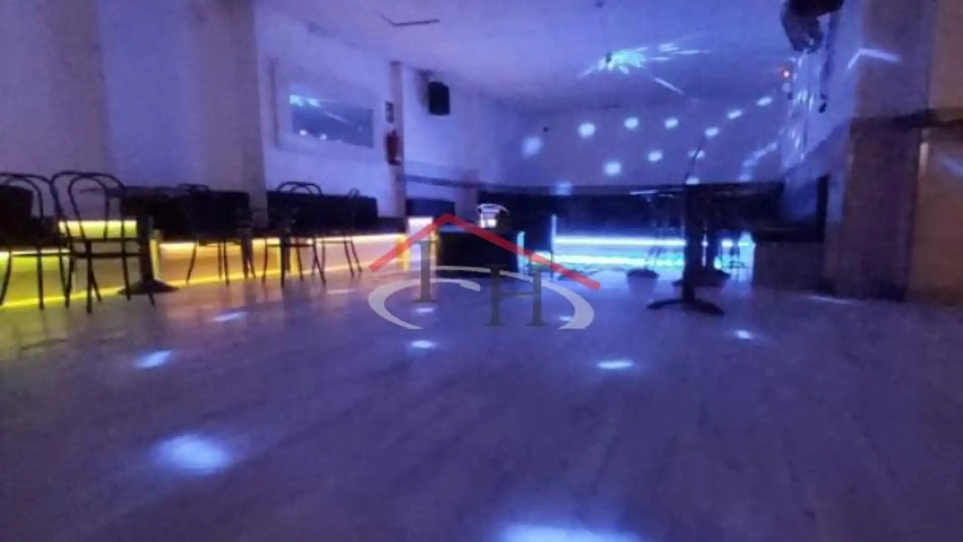 Local en traspaso en León Capital  con Aire acondicionado