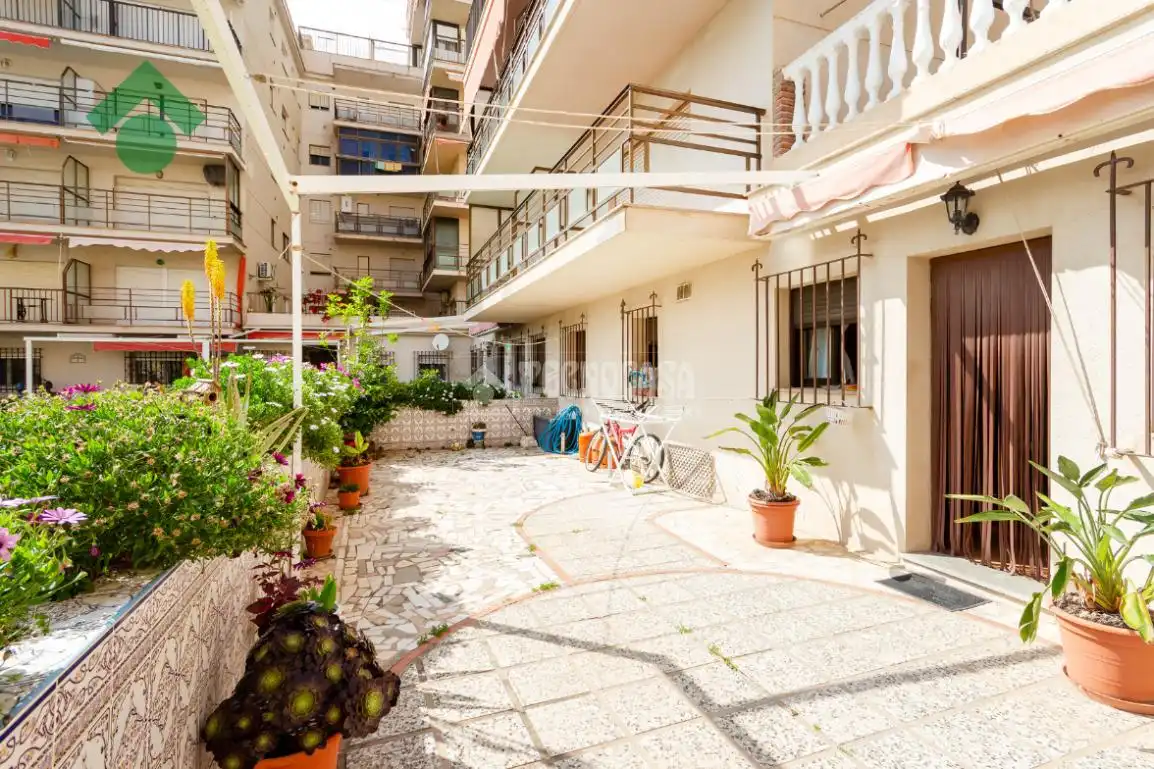 Terraza de Piso en venta en Almuñécar con Amueblado y Piscina comunitaria