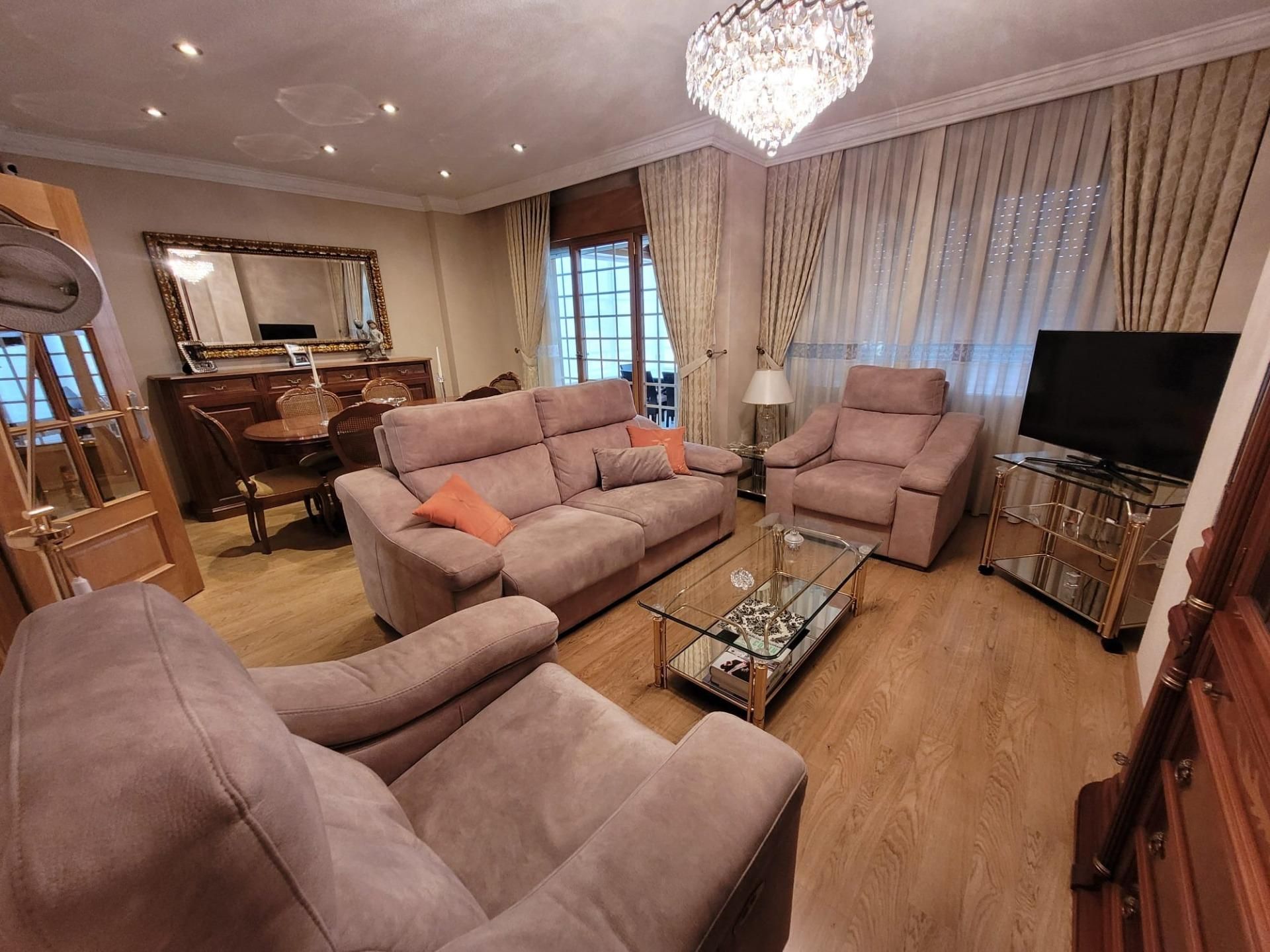 Living room of Single-family semi-detached for sale in Salamanca Capital  with Heating, Terrace and Storage room
