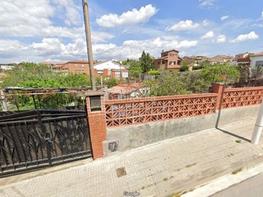 Wohnbaugrundstück zum Verkauf in Carrer de la Garrotxa 10