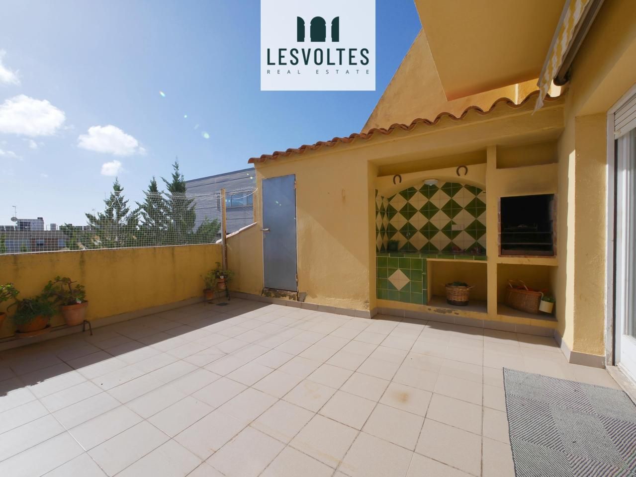 Vista exterior de Casa adosada en venda en Palafrugell amb Calefacció i Balcó