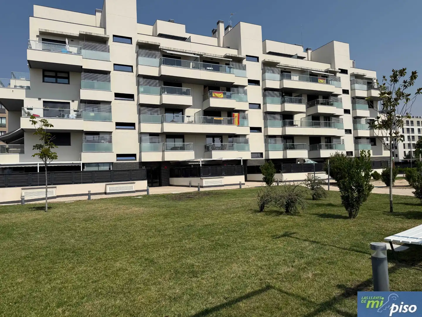 Außenansicht von Wohnung zum Verkauf in Valladolid mit Heizung, Privatgarten und Parkett