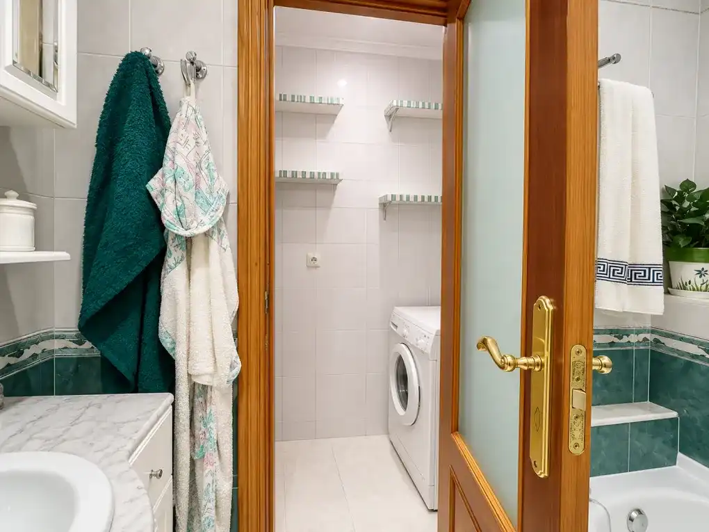 Baño de Piso en venta en Ribadesella con Calefacción y Trastero