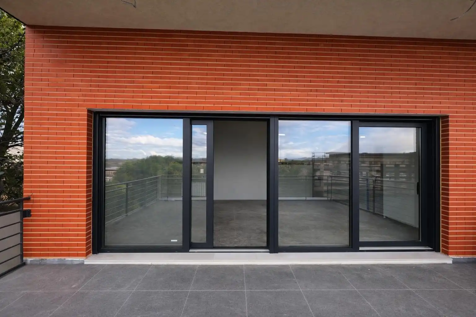Vista exterior de Casa o xalet en venda en Cuarte de Huerva amb Aire condicionat, Calefacció i Jardí privat