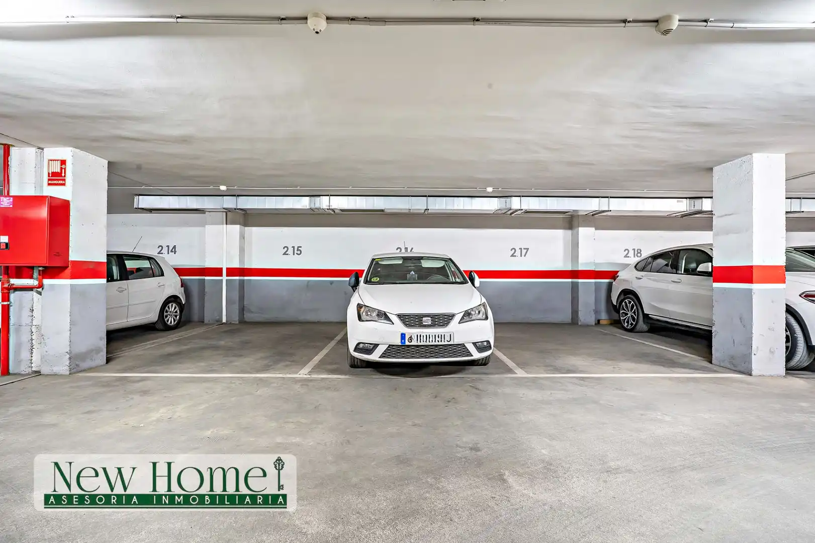 Parking de Piso en venta en Almería con Amueblado