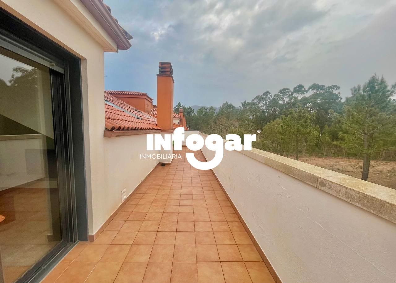 Terraza de Ático en venta en O Rosal   con Calefacción, Parquet y Terraza