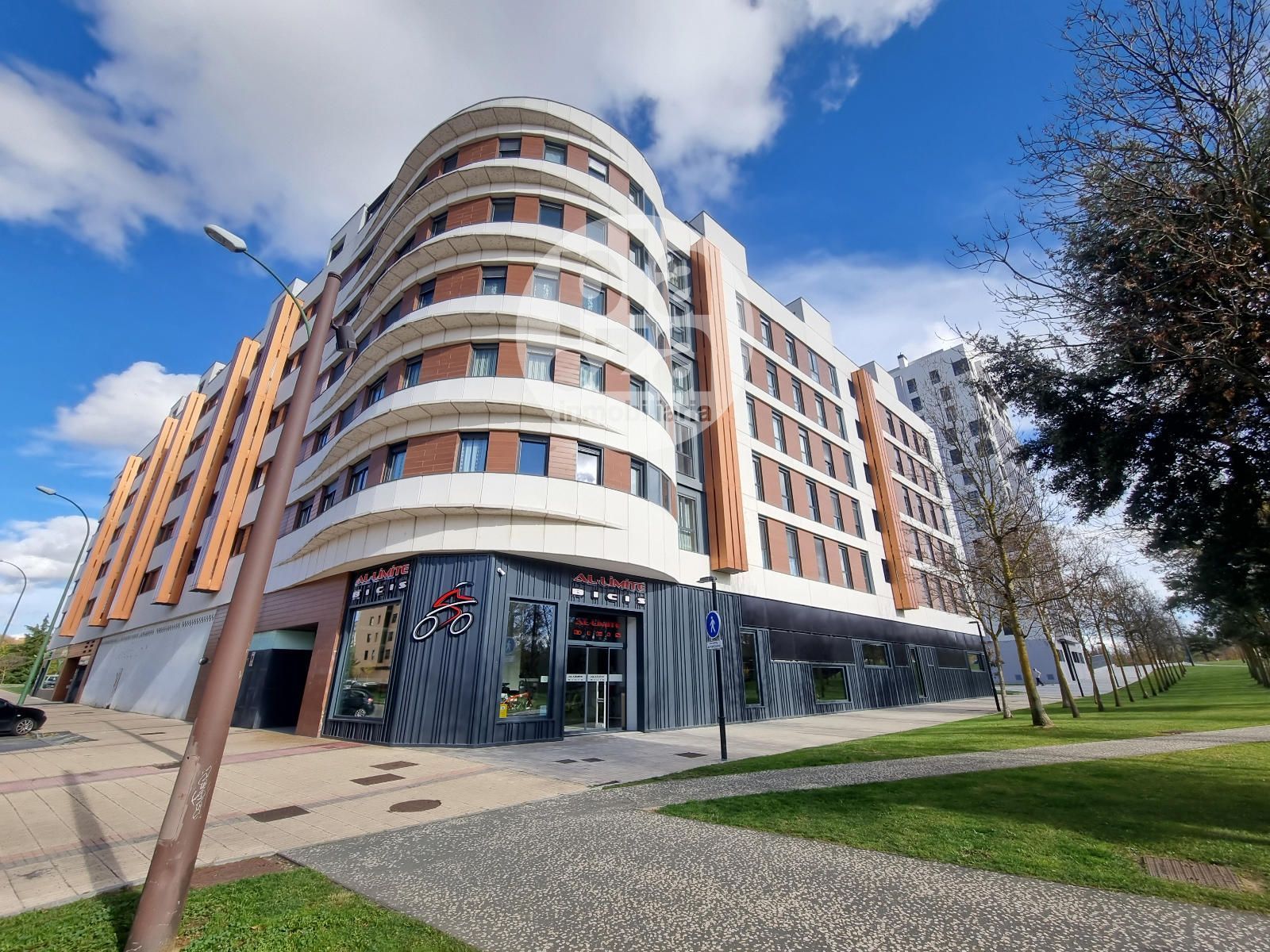 Vista exterior de Ático en venta en Burgos Capital con Calefacción, Terraza y Trastero