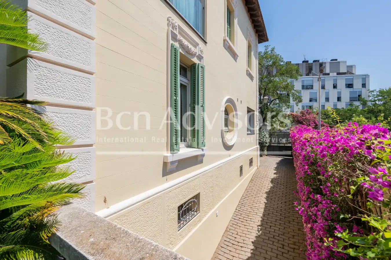 Vista exterior de Casa o xalet de lloguer en Barcelona amb Aire condicionat, Calefacció i Jardí privat