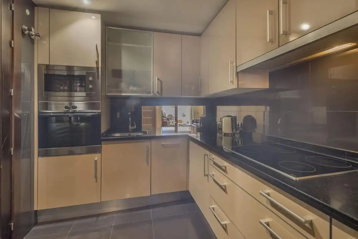 Cocina de Ático de alquiler en Estepona con Aire acondicionado, Terraza y Piscina