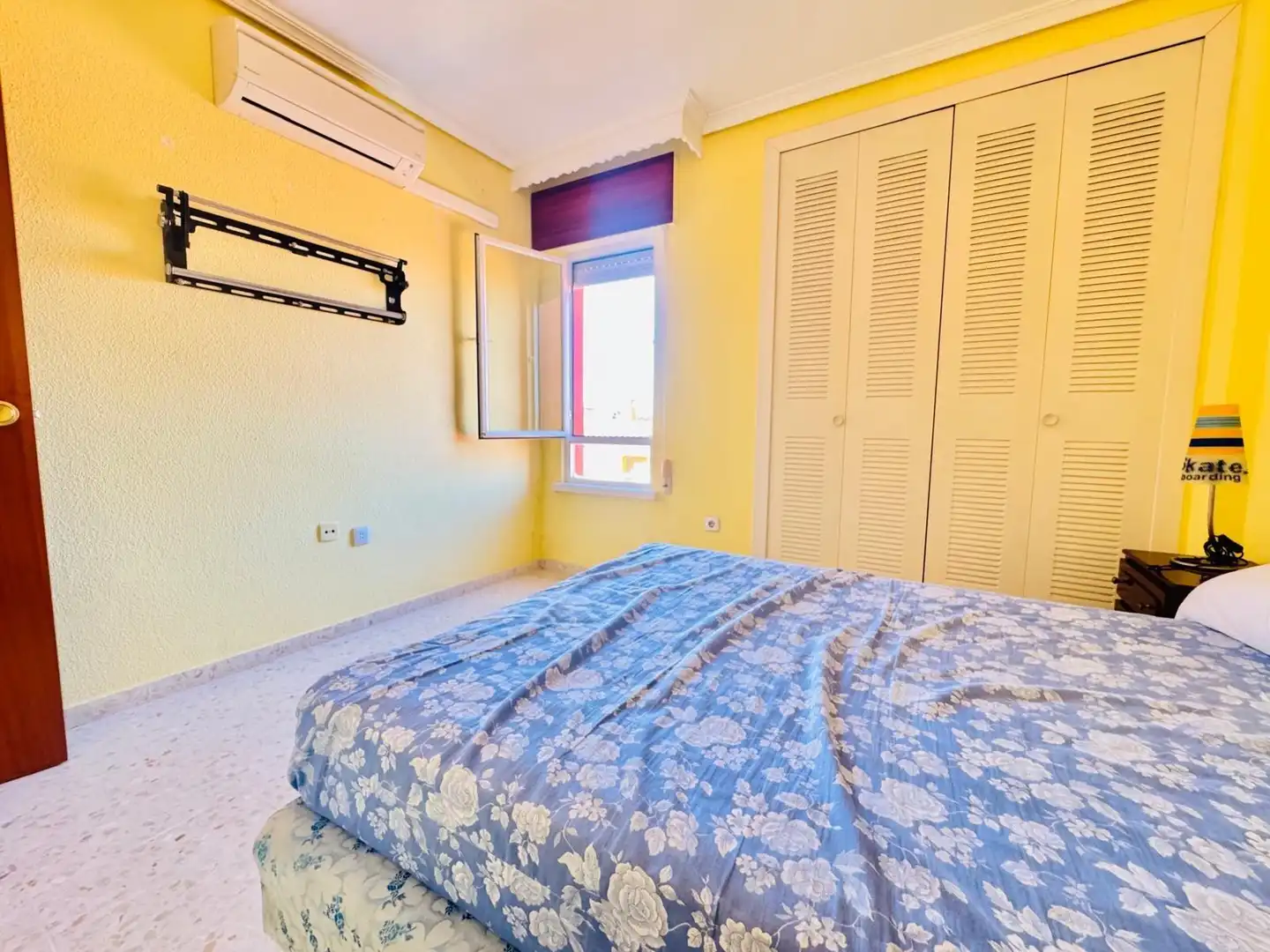 Habitación de Casa adosada en venta en Algeciras