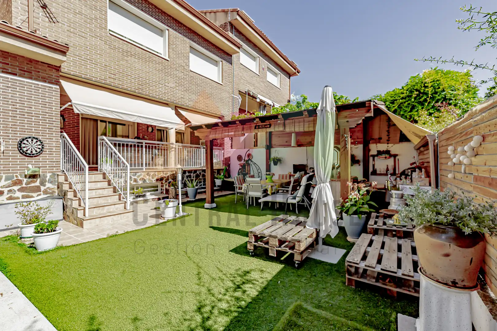 Terraza de Casa adosada en venta en Guadalajara con Aire acondicionado, Calefacción y Jardín privado