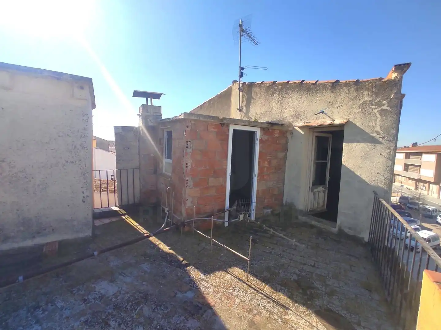 Vista exterior de Edificio en venta en Llorenç del Penedès