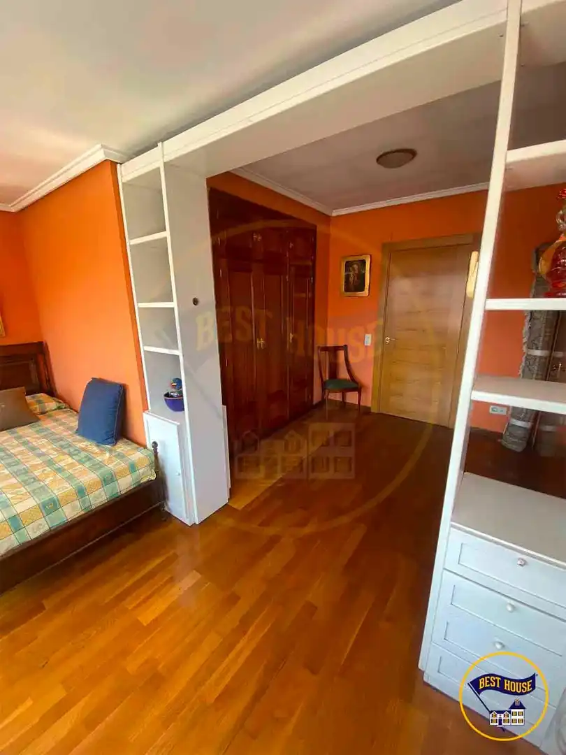 Bedroom of Flat for sale in Cuenca  with Air Conditioner, Heating and Parquet flooring