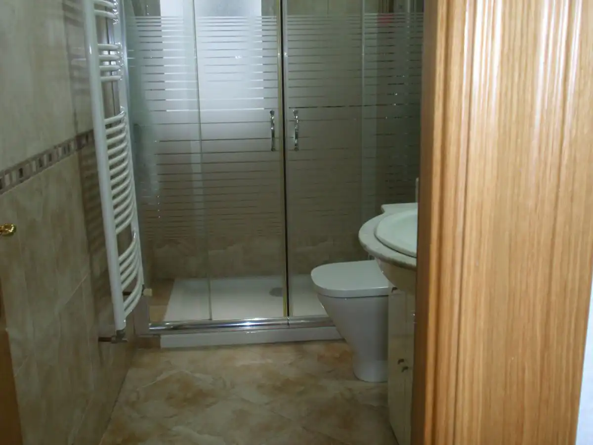 Baño de Piso de alquiler en Salamanca con Calefacción, Amueblado y Balcón