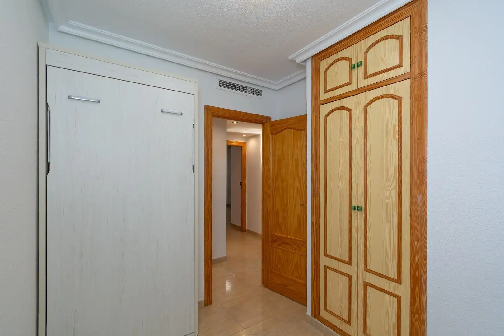 Piso en venta en Cartagena con Aire acondicionado, Trastero y Amueblado