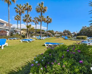 Jardí de Dúplex en venda en Marbella amb Terrassa, Rentadora i Piscina comunitària