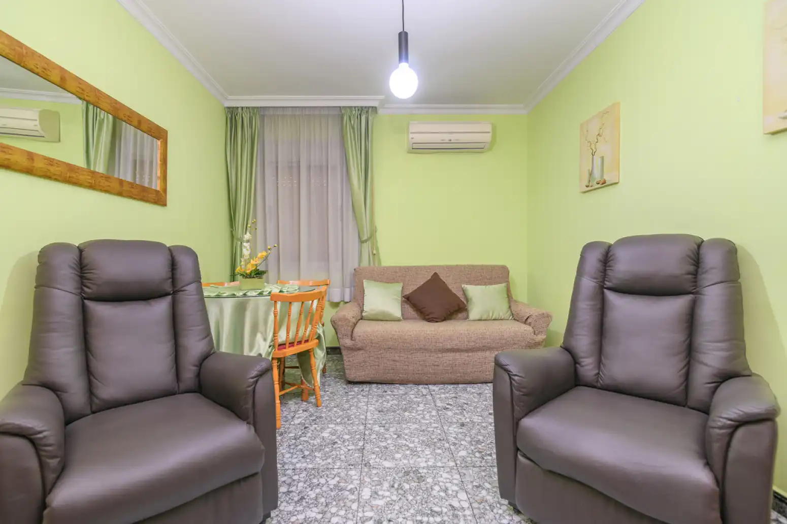Sala d'estar de Pis en venda en Sant Boi de Llobregat amb Aire condicionat