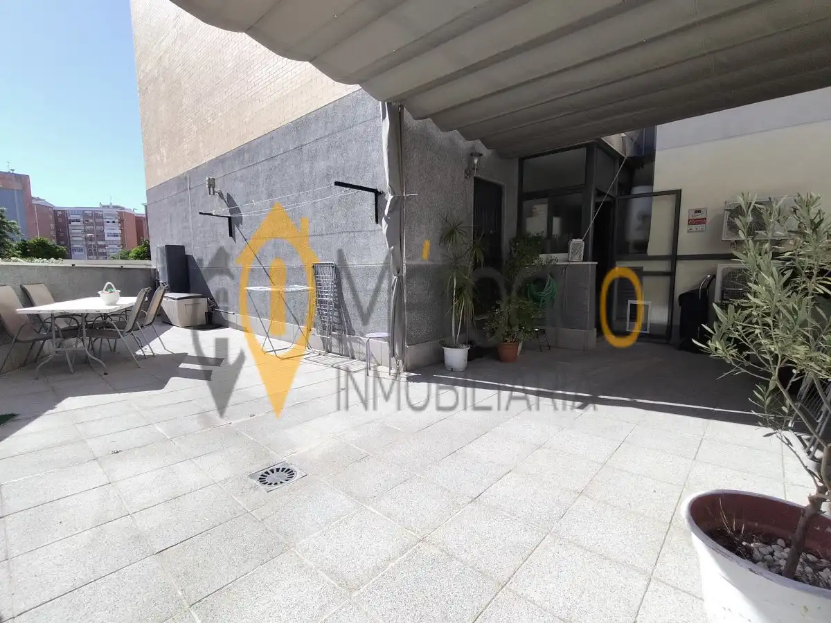 Terraza de Piso en venta en Sevilla con Aire acondicionado, Calefacción y Jardín privado