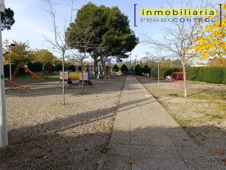 Chalet con terraza en venta en Calle Río Aragón 4, imagen 43