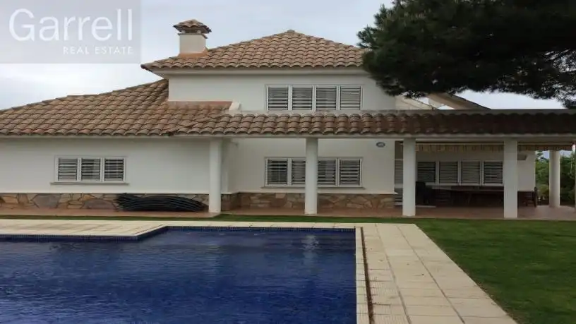 Exterior view of Houses for sale in Argentona  with Swimming Pool