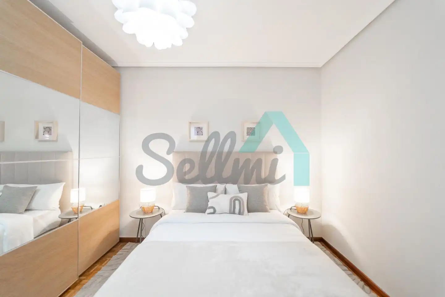 Schlafzimmer von Wohnung zur Miete in Oviedo  mit Heizung, Parkett und Möbliert