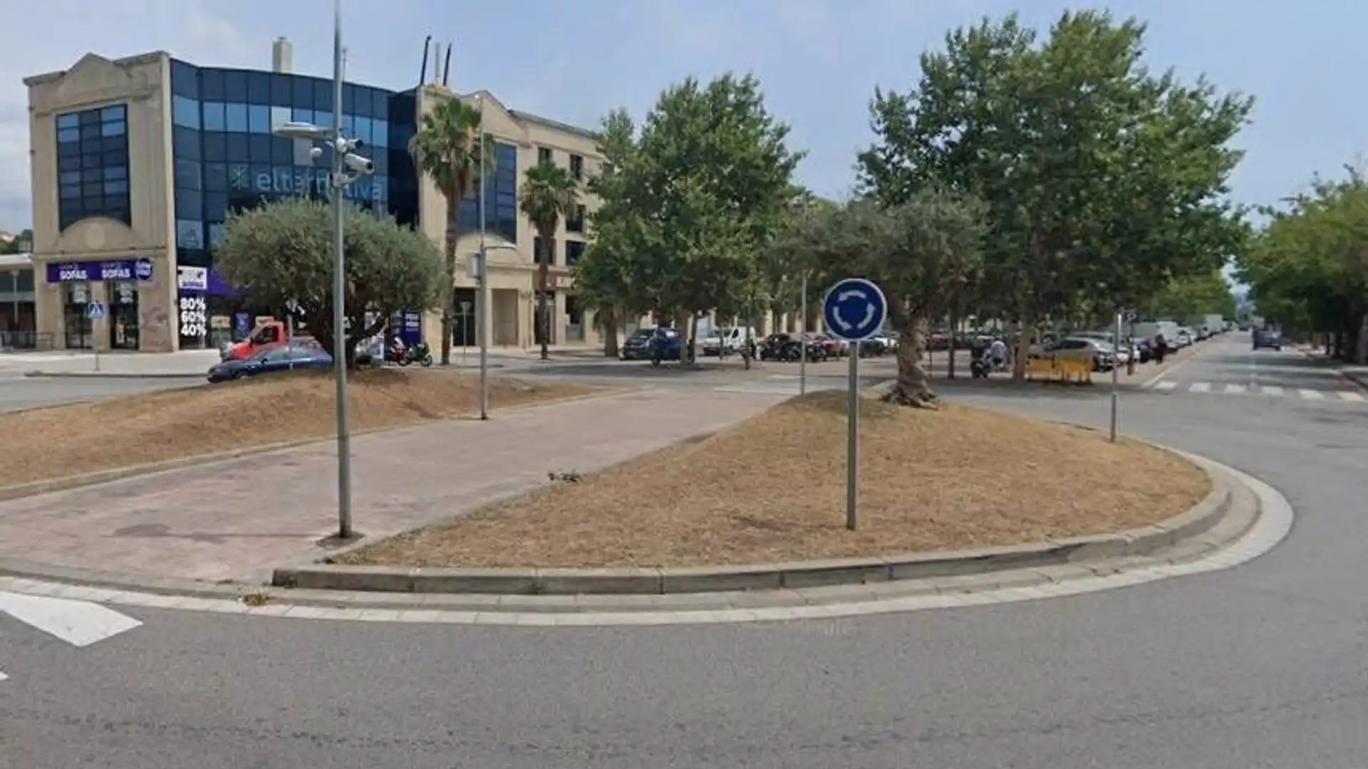 Vista exterior de Local en venta en Cornellà de Llobregat
