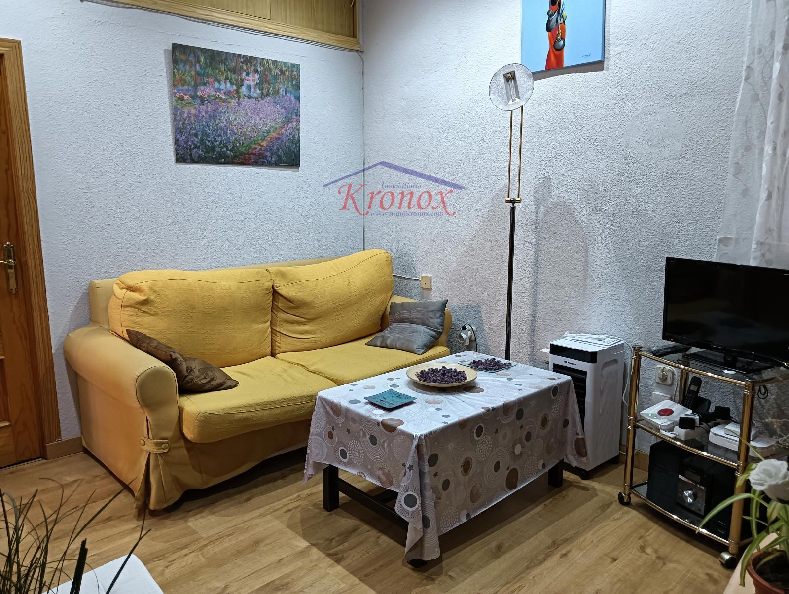Sala d'estar de Pis en venda en  Madrid Capital amb Calefacció i Terrassa