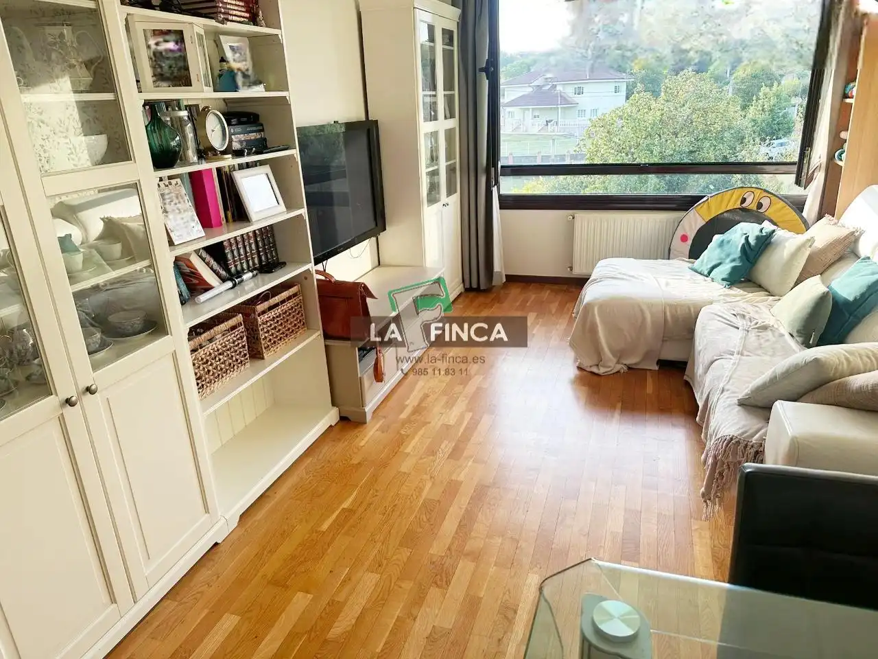 Dormitori de Pis en venda en Oviedo  amb Calefacció, Parquet i Traster