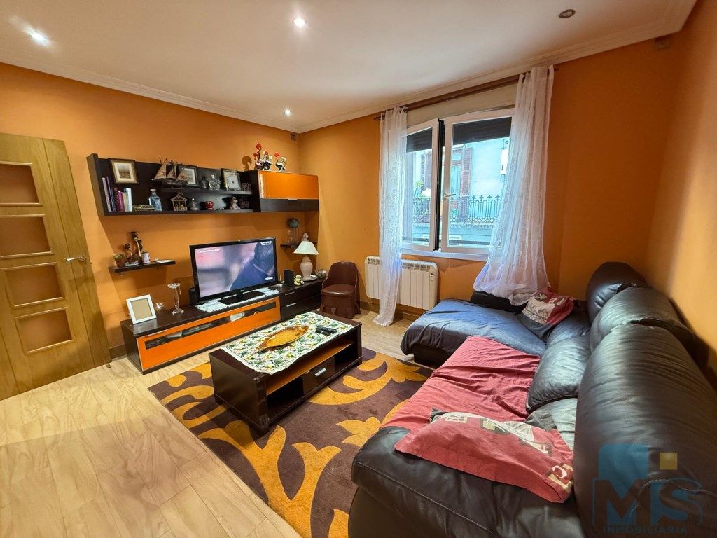 Sala d'estar de Pis en venda en Pasaia amb Balcó