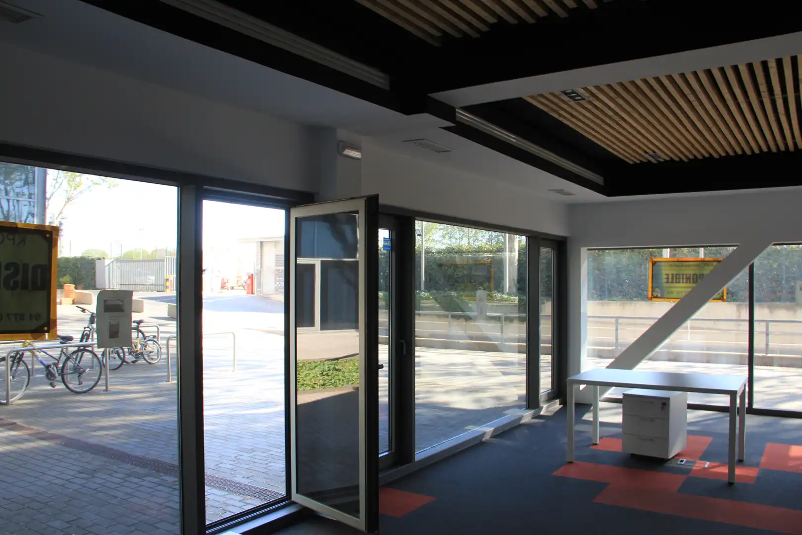 Büro zur Miete in Alcalá de Henares mit Klimaanlage, Heizung und Internet