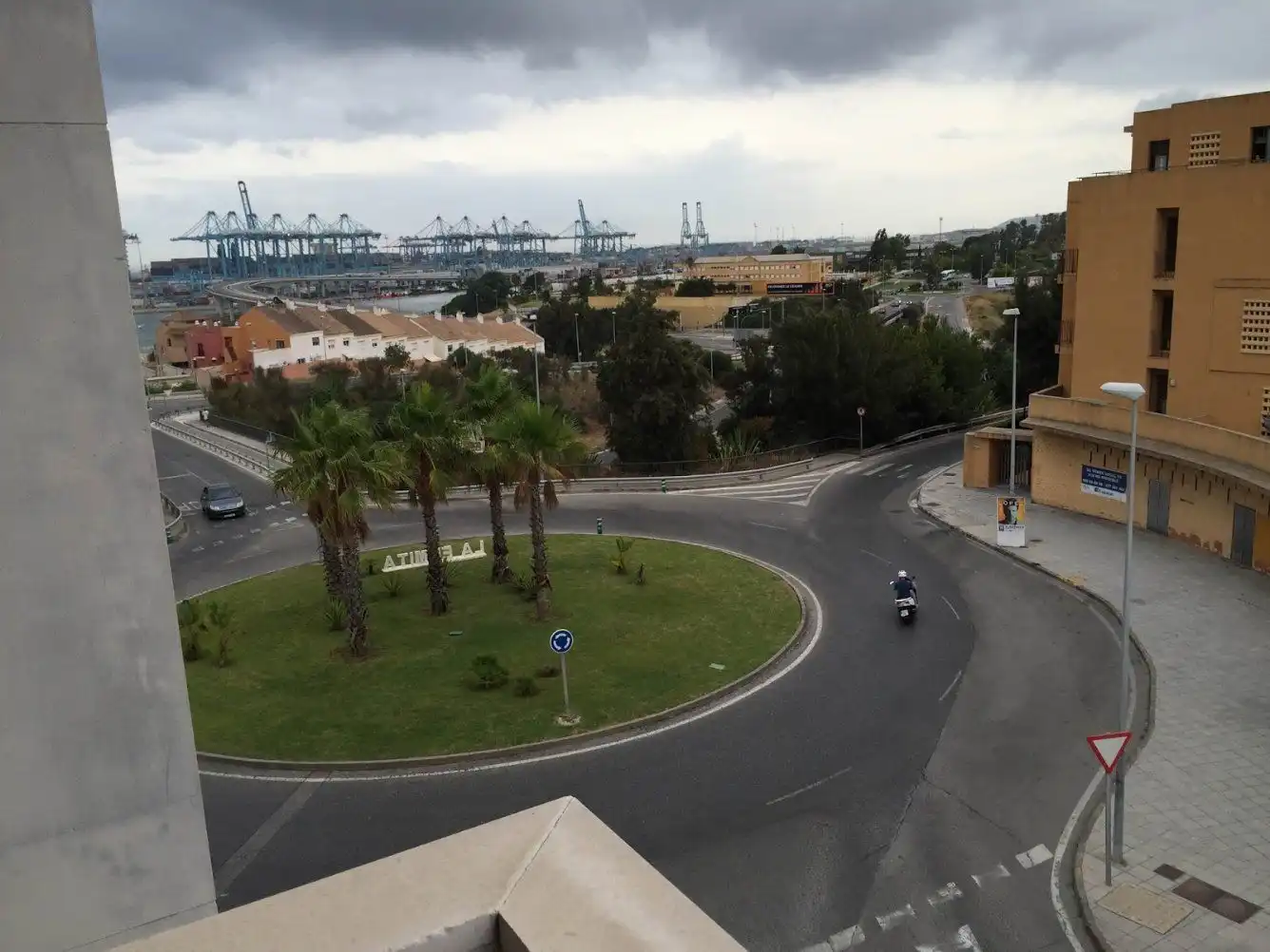 Exterior view of Flat for rent in Algeciras  with Air Conditioner, Furnished and Community pool