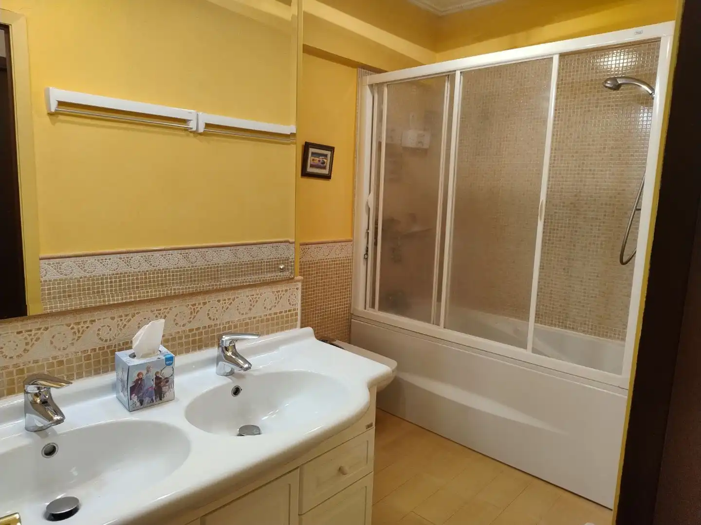 Badezimmer von Wohnung zur Miete in Santiago de Compostela 
