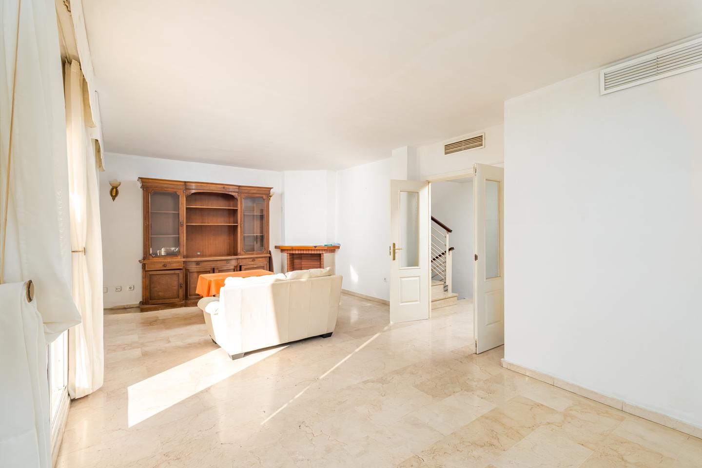 Sala d'estar de Casa o xalet de lloguer en Málaga Capital amb Aire condicionat, Terrassa i Piscina