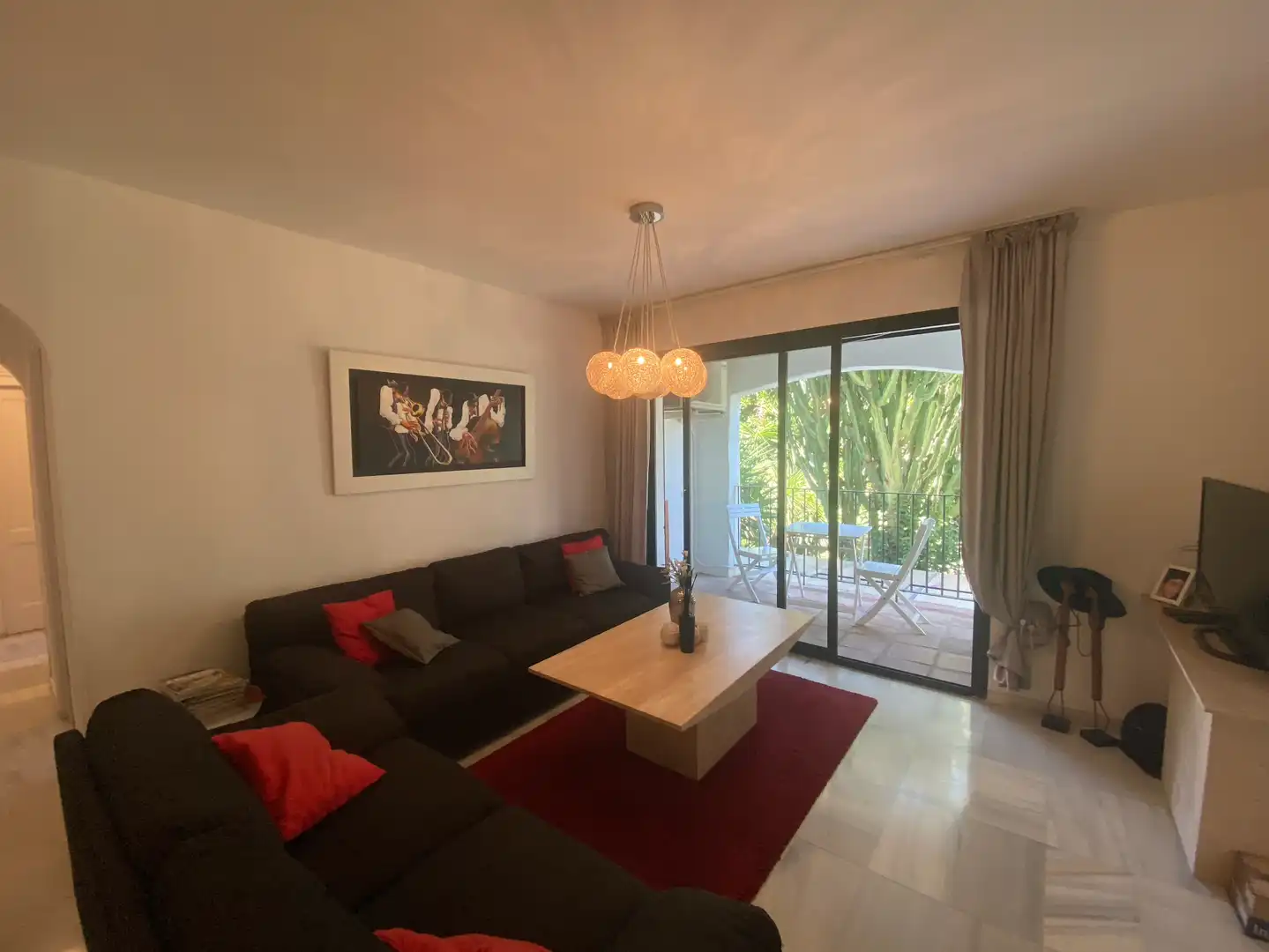 Sala d'estar de Apartament de lloguer en Marbella amb Aire condicionat, Terrassa i Piscina