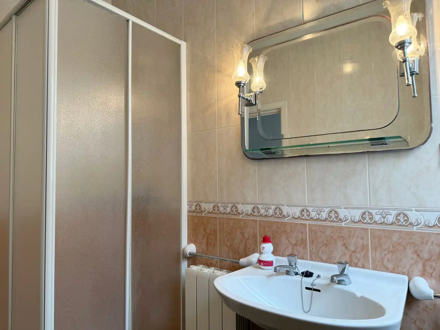 Baño de Casa o chalet en venta en Laredo con Calefacción, Terraza y Trastero