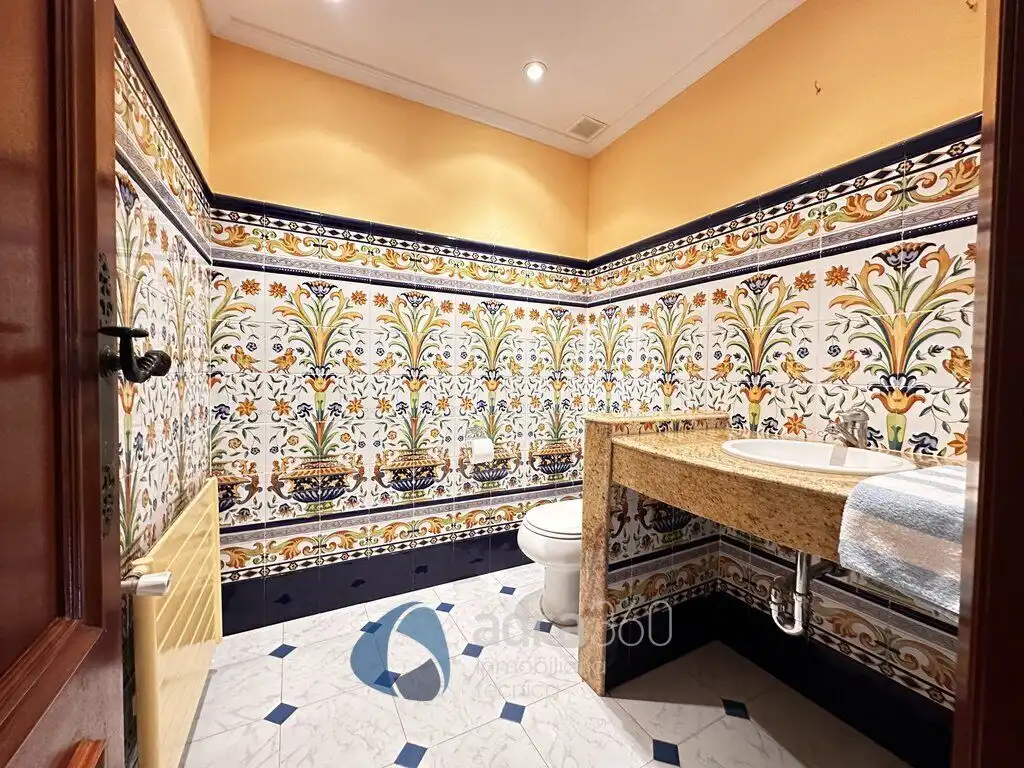 Bathroom of Houses for sale in Lardero  with Air Conditioner, Heating and Private garden