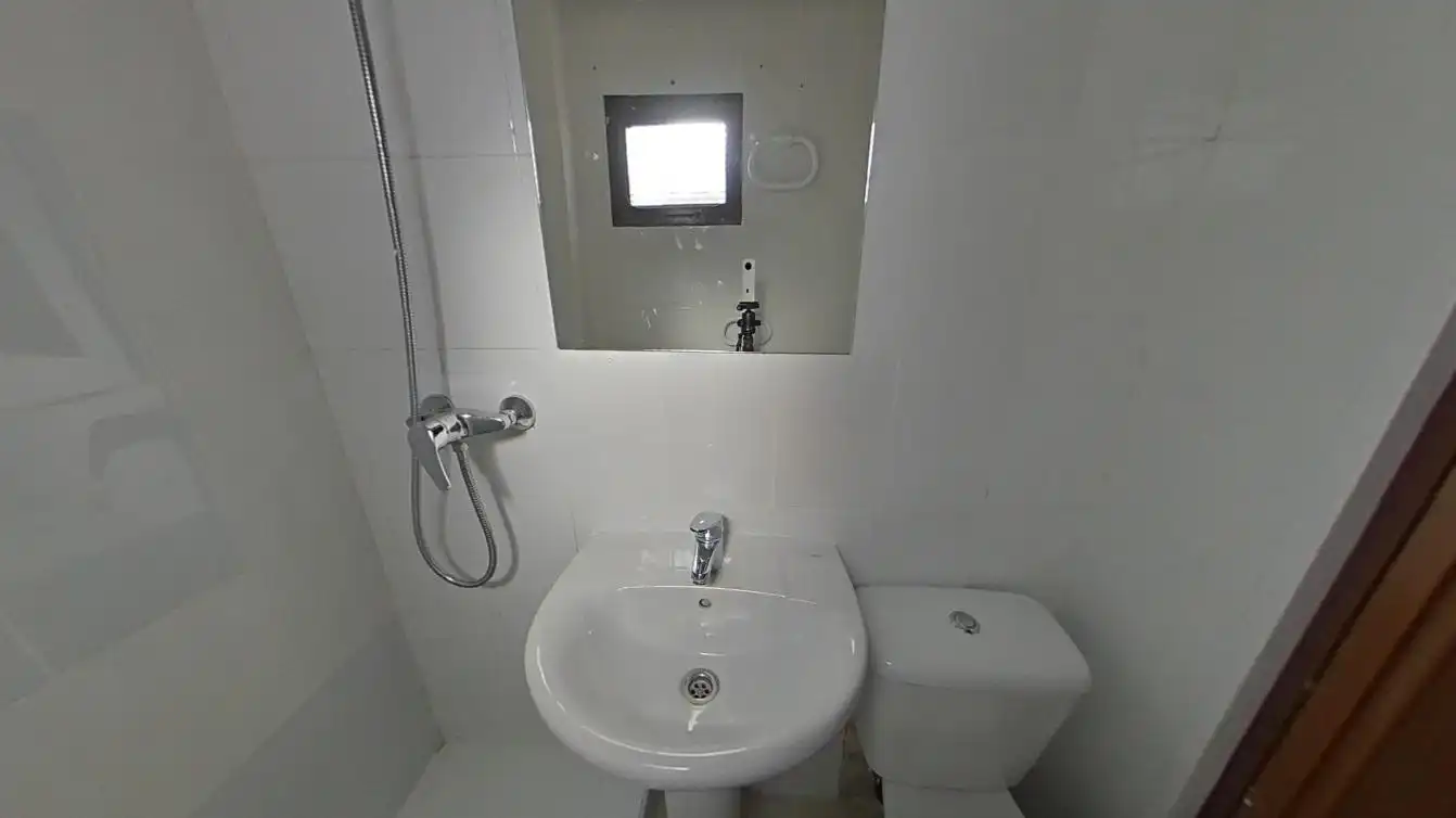Bathroom of Flat for sale in Madrid