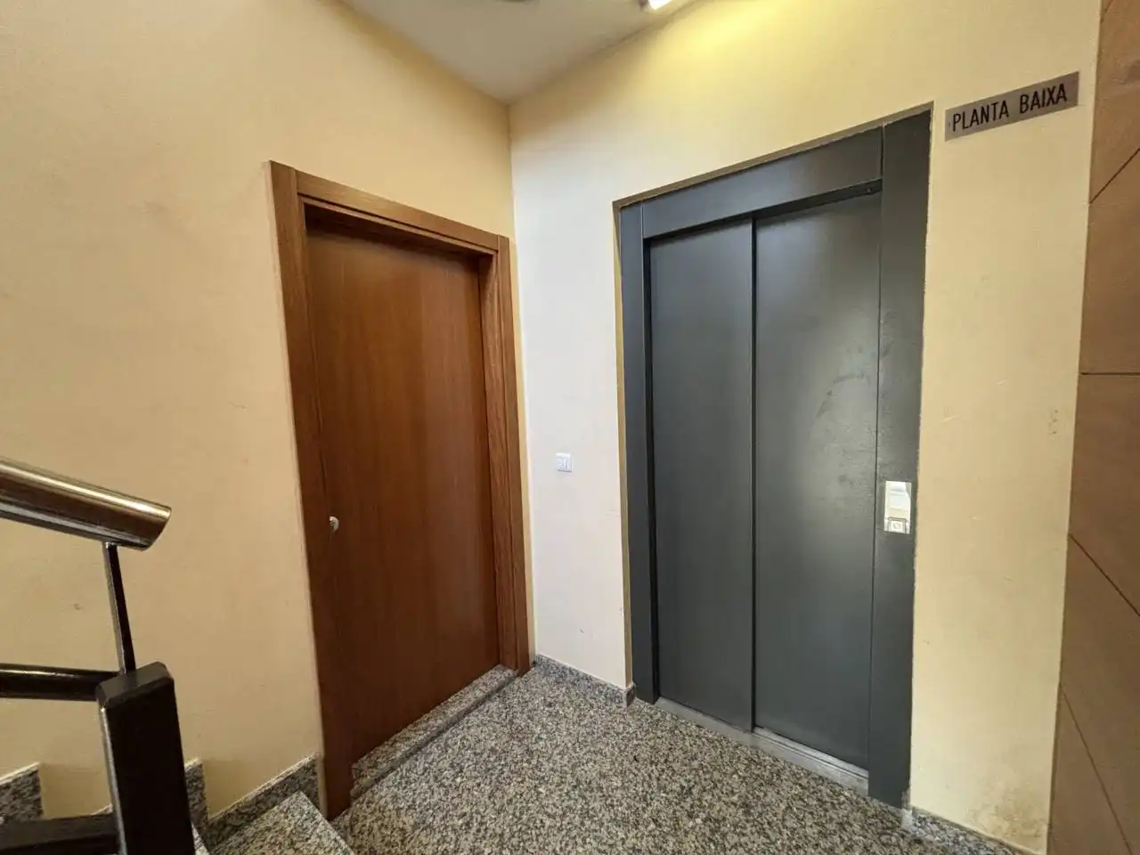 Local comercial en alquiler en Calle PALAU DELS COMPTES, imagen 13