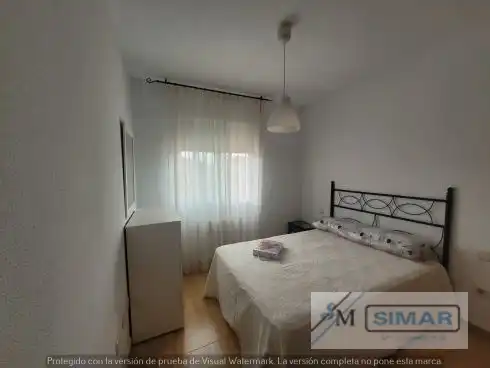 Dormitori de Apartament de lloguer en  Toledo Capital amb Calefacció, Moblat i Forn