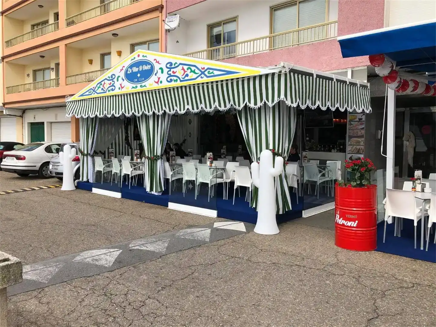 Terrasse von Geschaftsraum zum Verkauf in Poio mit Klimaanlage und Möbliert
