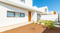 Vista exterior de Casa o xalet en venda en Telde amb Aire condicionat, Terrassa i Balcó