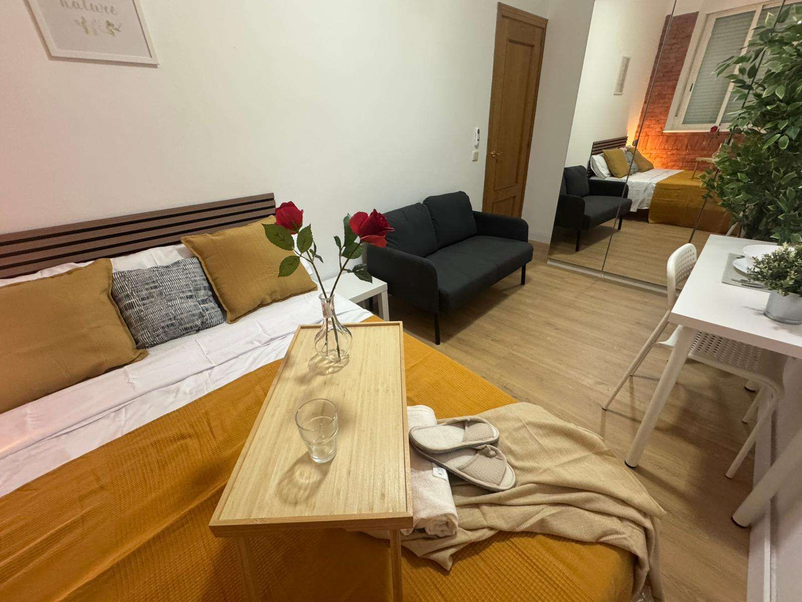 Dormitori de Apartament per a compartir en  Madrid Capital amb Aire condicionat, Calefacció i Terrassa