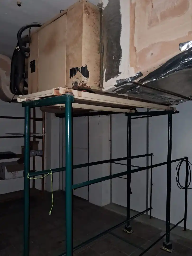 Local comercial en venta en Carrer del Pantà 69, imagen 11
