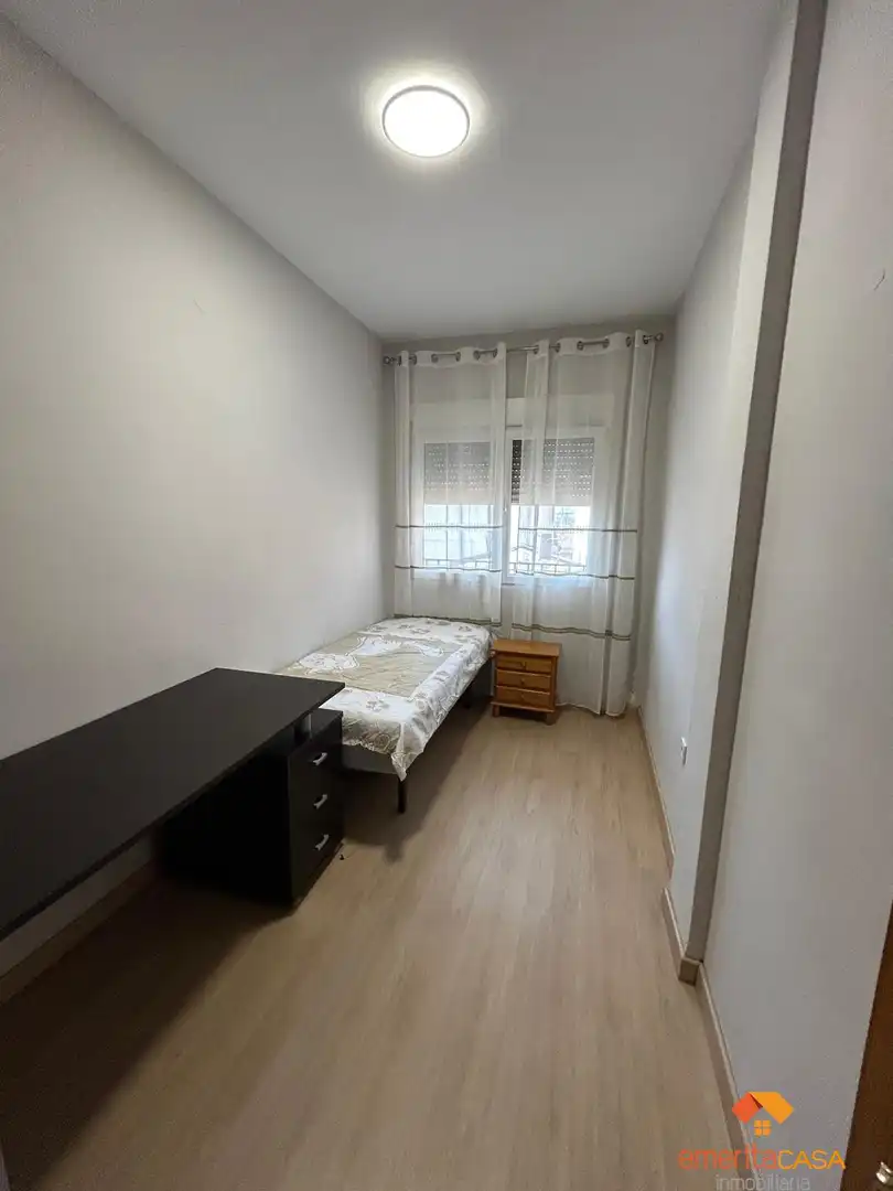 Dormitori de Pis de lloguer en Mérida amb Aire condicionat, Moblat i Balcó