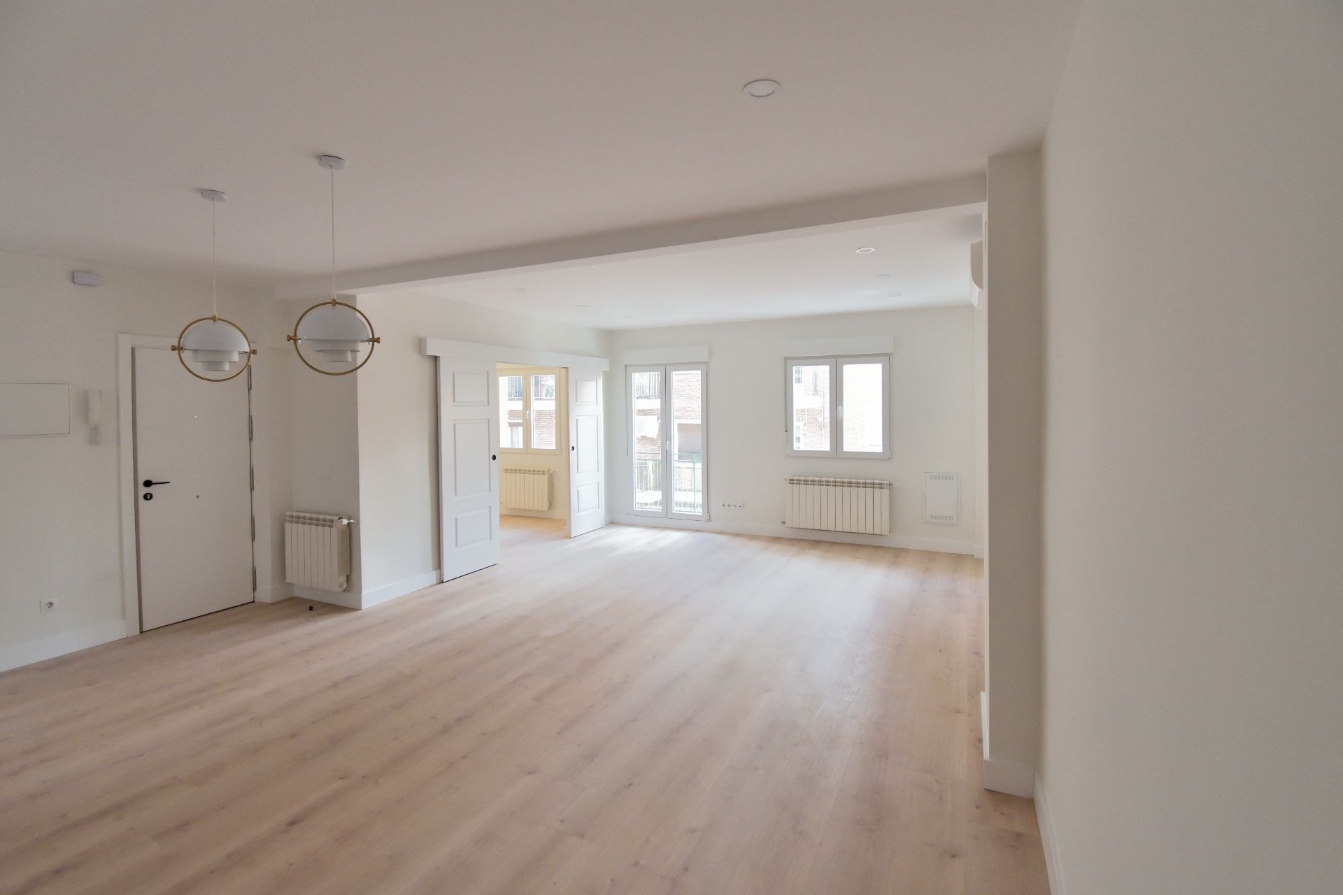 Living room of Flat for rent in  Madrid Capital  with Air Conditioner, Heating and Parquet flooring