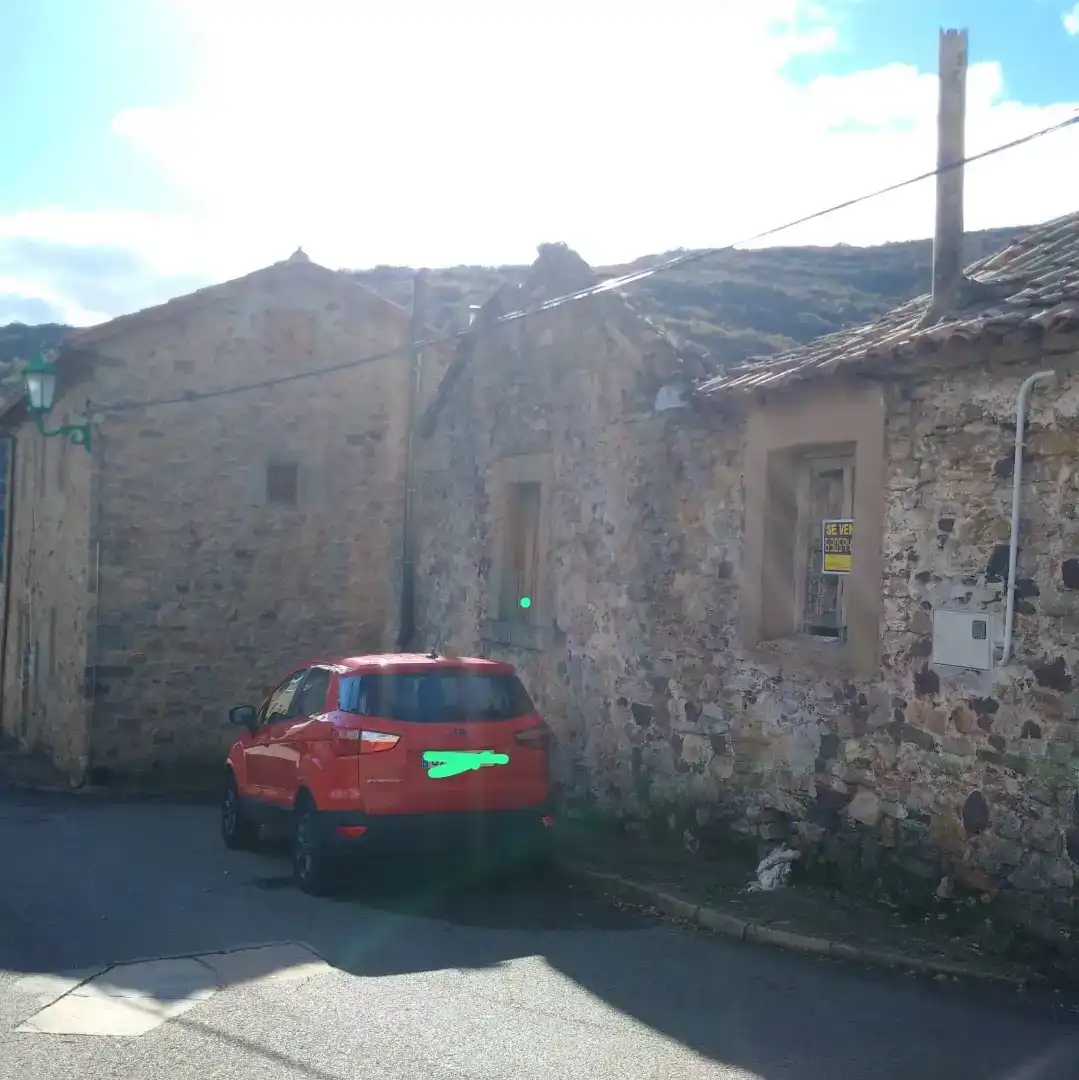 Vista exterior de Casa o xalet en venda en La Pola de Gordón 