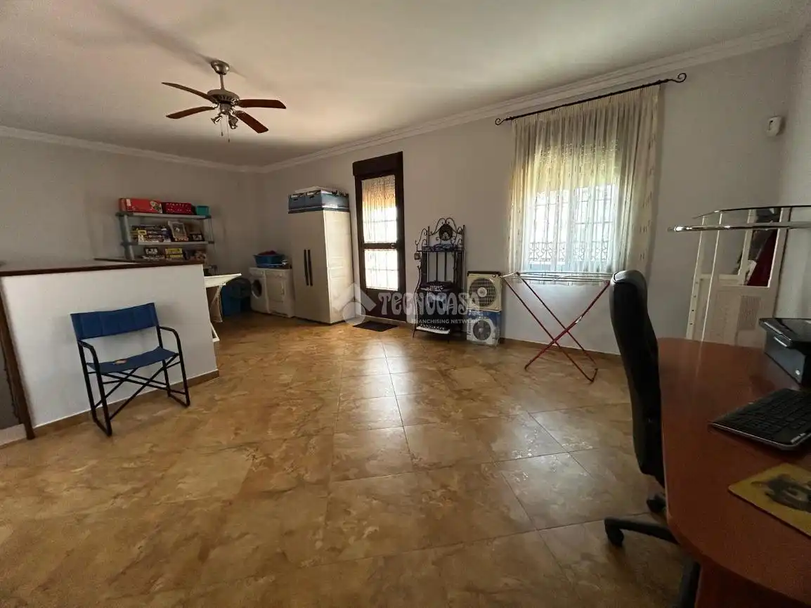 Casa adosada en venta en Alcalá del Río con Aire acondicionado