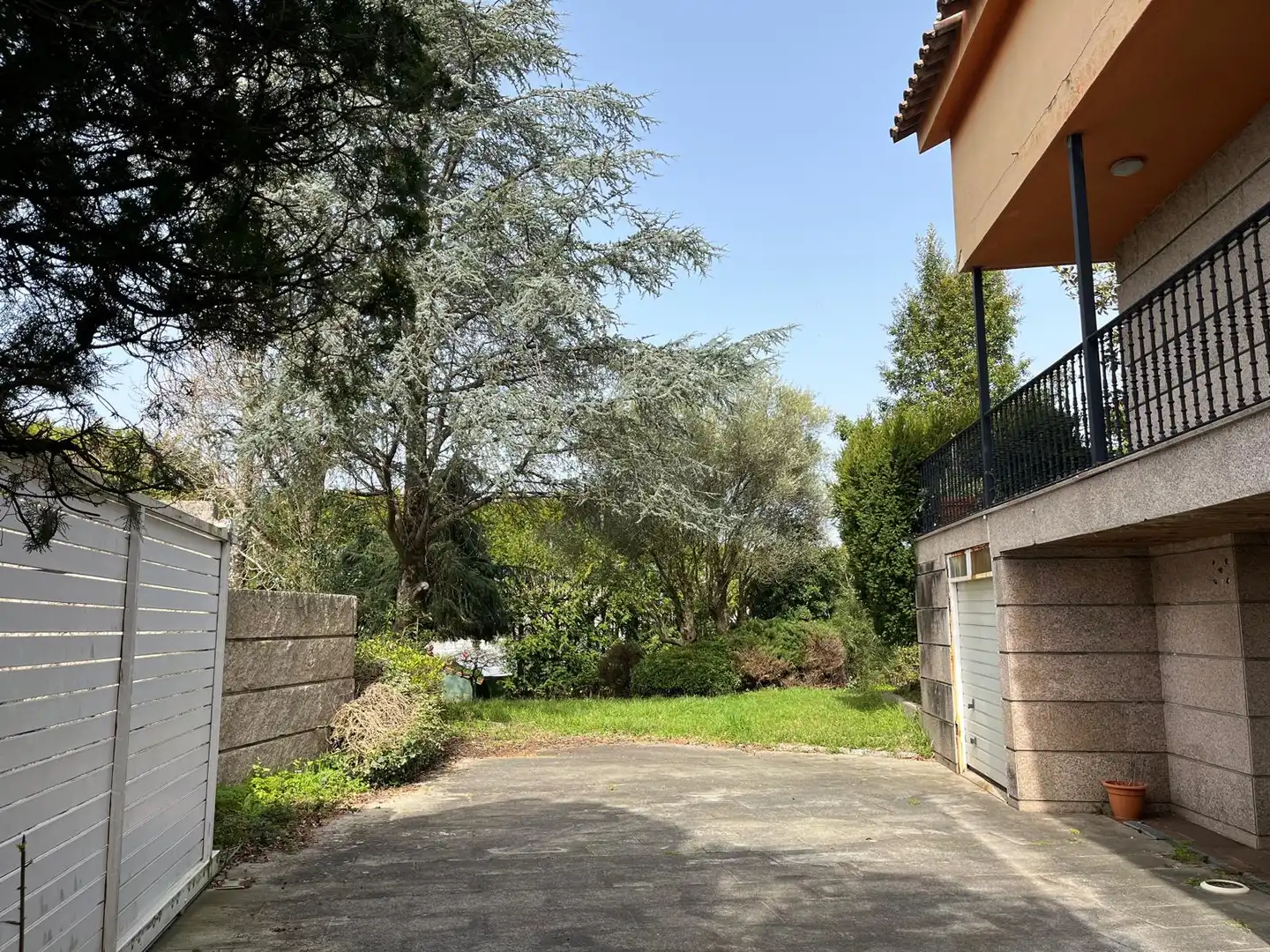 Exterior view of Houses for sale in Vigo   with Private garden, Terrace and Swimming Pool